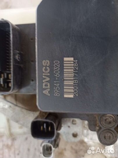 Блок ABS Toyota Land Cruiser 200