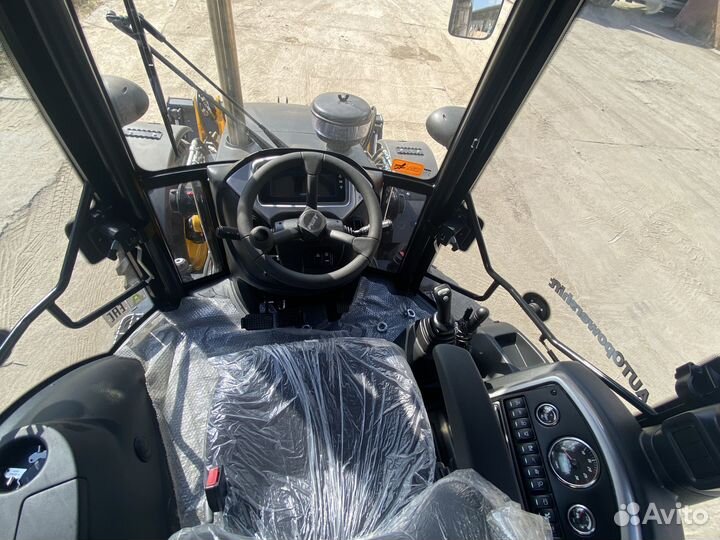 Экскаватор-погрузчик MST M644 PLUS, 2023