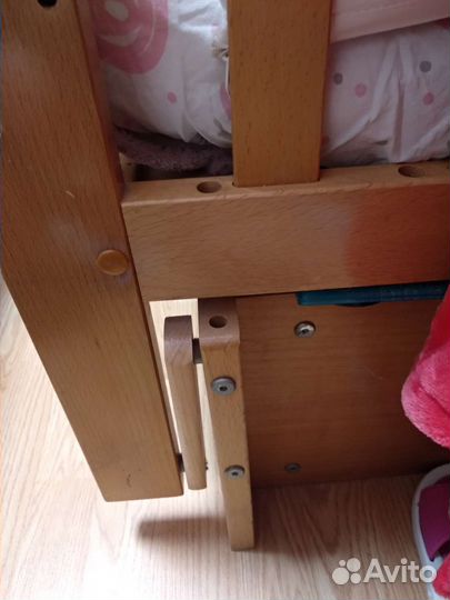 Кроватка детская из массива