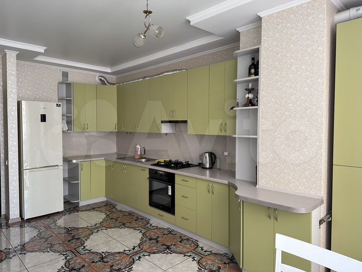 2-к. квартира, 70,4 м², 8/12 эт.