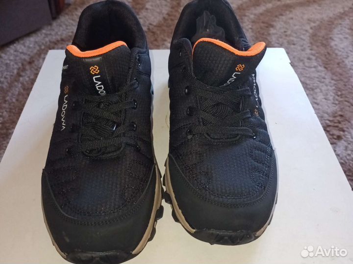 Кроссовки мужские 42 размер новые