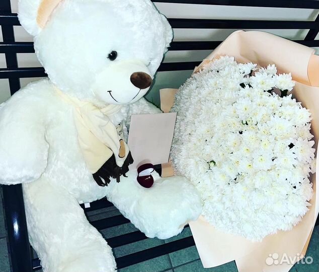 Мягкие медведи игрушки дополнение к цветам