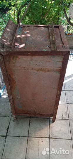 Железный ящик.Сейф. Ящик для инструментов