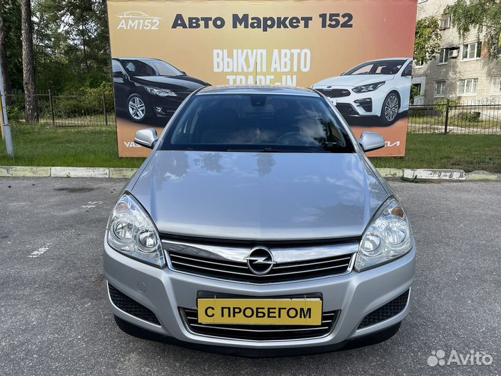 Opel Astra, 2011