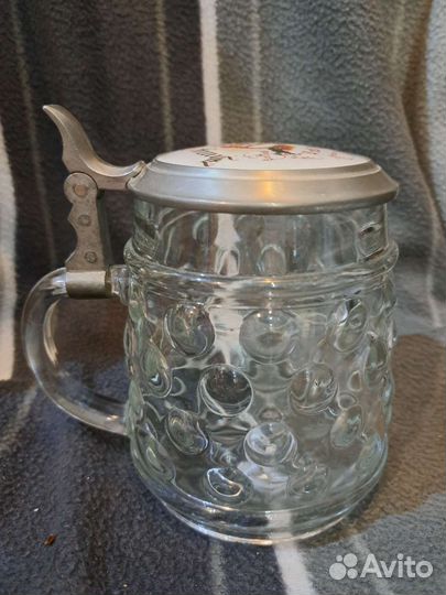 Кружки пивные стеклянные с крышками