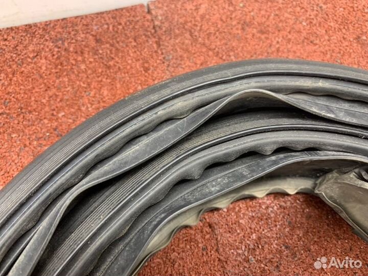 Уплотнитель крыши Renault Logan 2 L8 K7M812 1.6