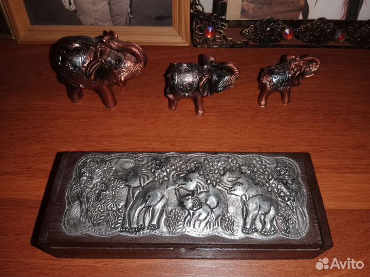 Шкатулка деревянная со слонами, из Тайланда