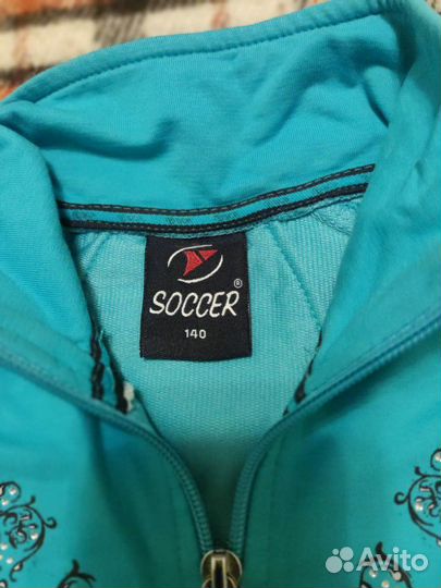Спортивная куртка для девочки фирмы 