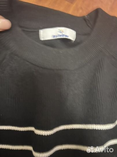 Свитер женский