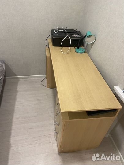 Компьютерный письменный стол
