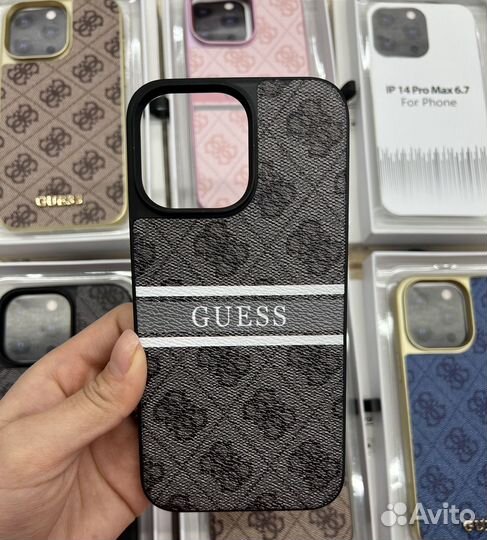 Чехол Guess на айфоне