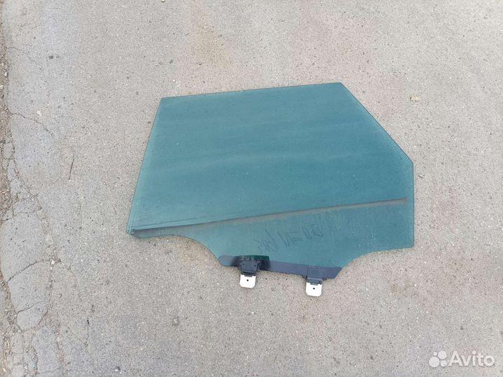 Стекло задней двери Citroen c5 универсал, двойное