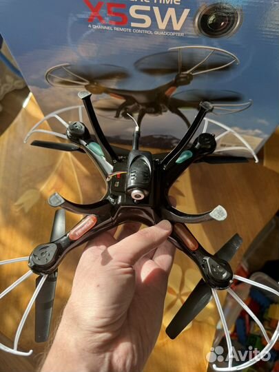 Квадрокоптер Syma x5sw