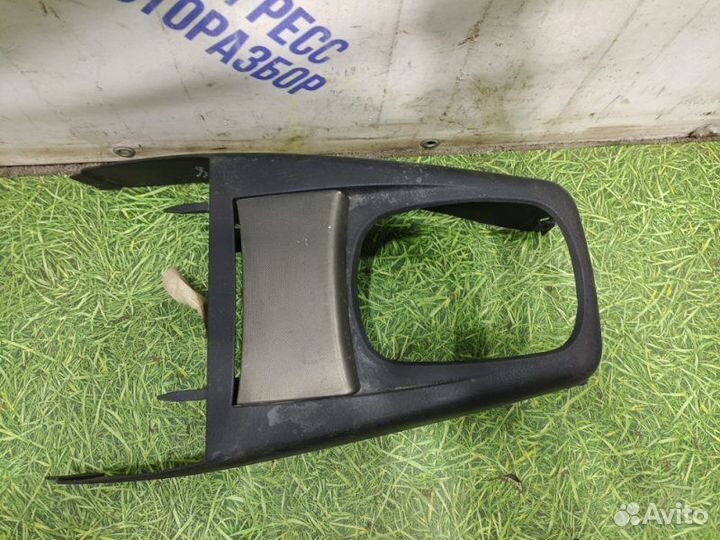 Консоль между сидений Volkswagen Passat B5 седан