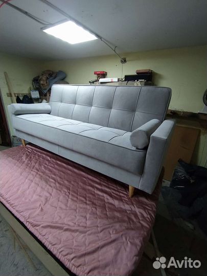 Диван в скандинавском стиле