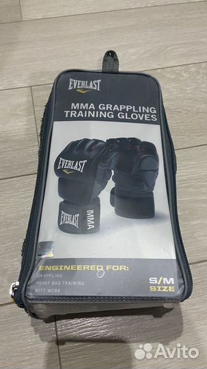 Боксерские перчатки everlast S/M