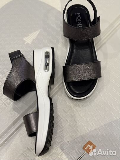 Сандалии женские