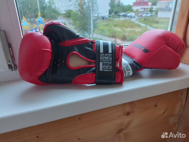 Перчатки боксерские Leco