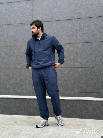 Мужской спортивный костюм