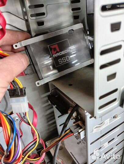 Продам комплектующие мониторы, системники, видео к