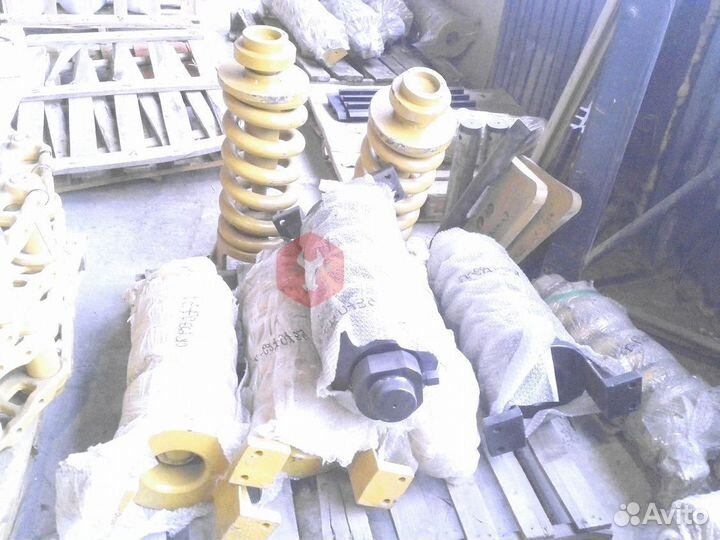 Натяжитель гусеницы 14535058