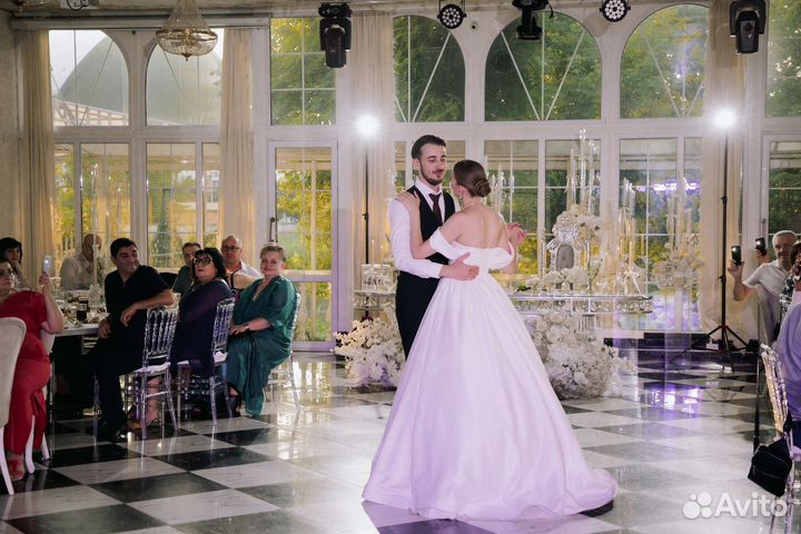 Свадебное платье 42 44 атласное