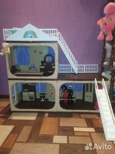 Кукольный домик с мебелью