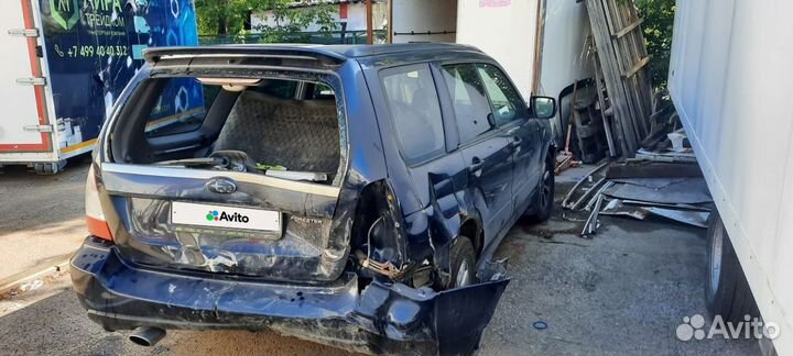 Subaru Forester 2.0 AT, 2006, битый, 170 000 км