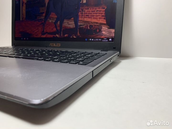 Игровой ноутбук Asus i3/6gb/2видеокарты/512gb