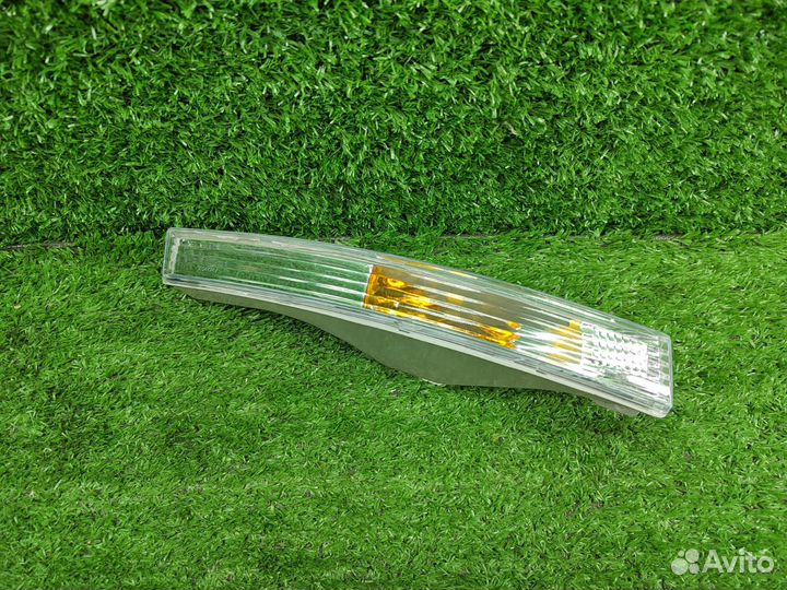 Поворотник в бампер правый VW Passat B6 VAG