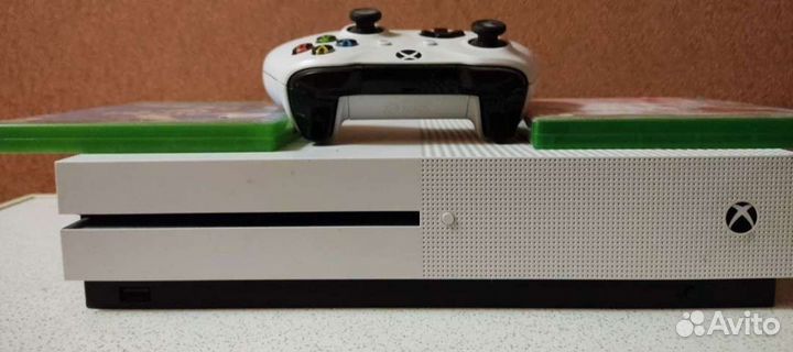 Xbox one s 1tb с играми