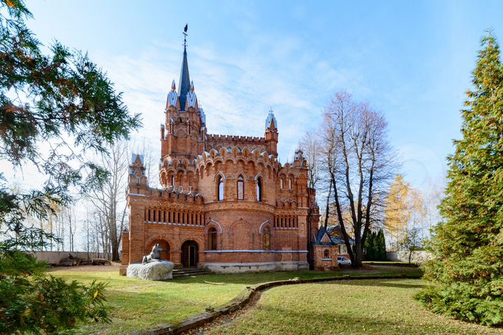 Дом 714 м² на участке 100 сот.