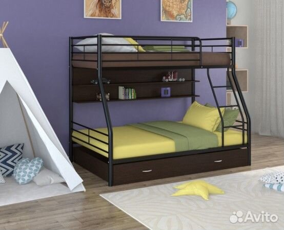 Двухъярусная металлическая кровать