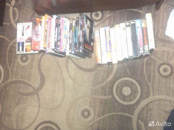 Видео кассеты и DVD диски