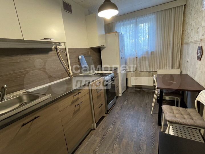 3-к. квартира, 58 м², 3/9 эт.