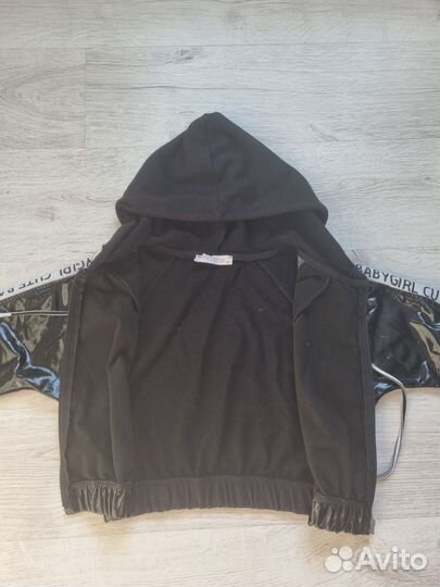 Бомбер и джинсы для девочки