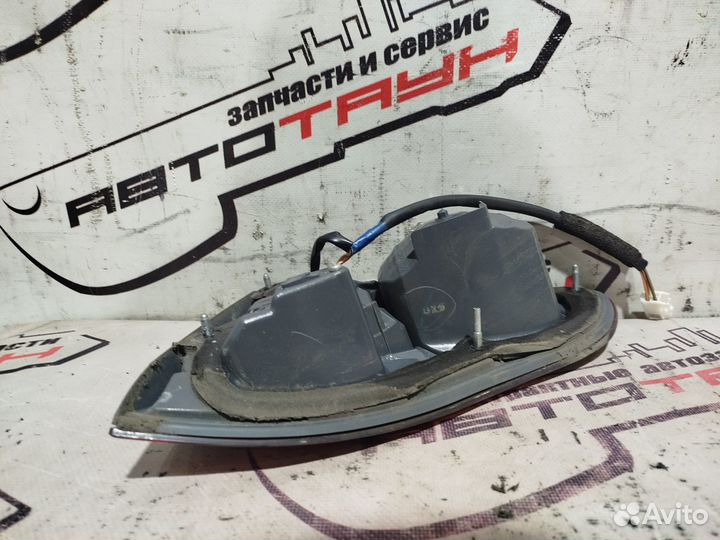 Фальшпанель toyota ipsum ACM21W ACM26W 4459 правая 2 модель 8158044160 NA6909Z