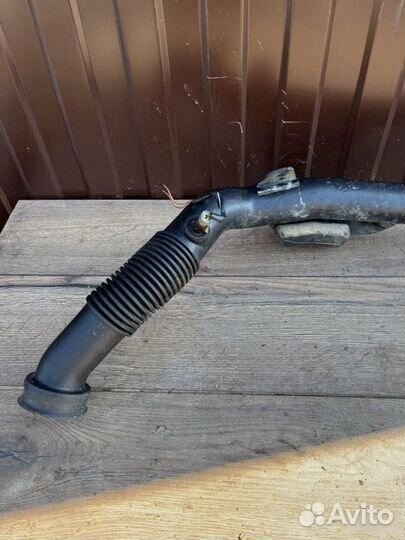 Патрубок дроссельной заслонки Opel Vectra 1.6