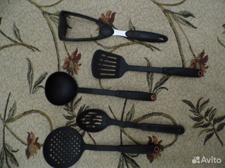 Сковородки,ложки, вилки,корыто деревянное