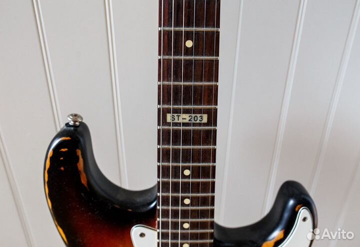 Гитата ESP LTD ST-203 3-tone burst Distressed