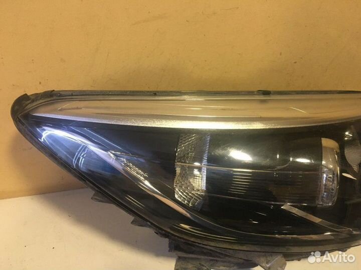 Фара правая Renault Kaptur