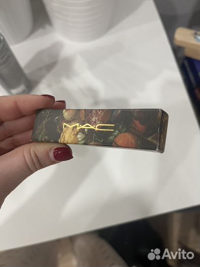 Помада MAC Tempting Fate Lipstick