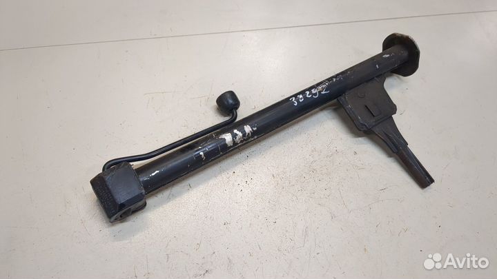 Домкрат Mercedes 124, 1991