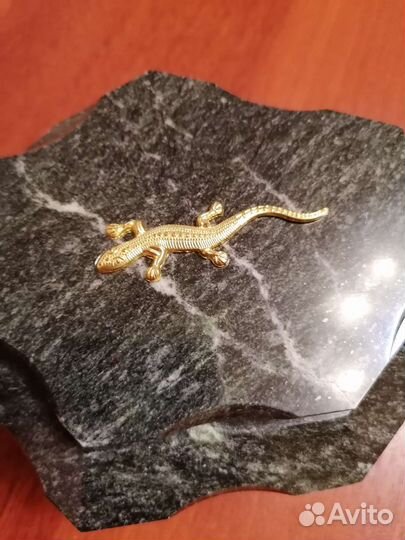 Шкатулка из уральского змеевика