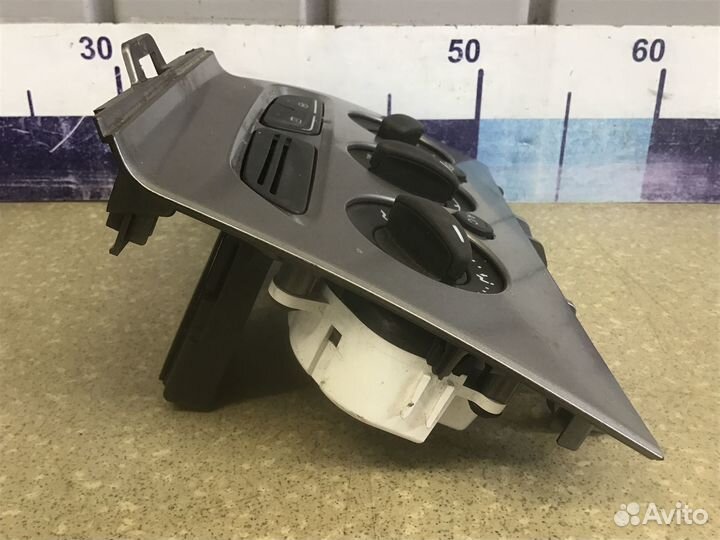 Блок управления печкой Ford Focus III 2011