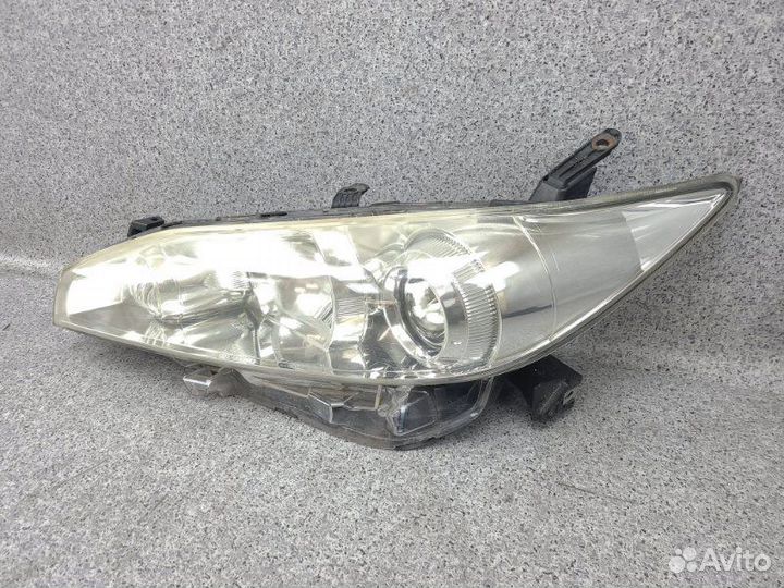 Фара передняя левая Toyota Wish ZGE20 2zrfae 2012