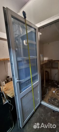 Дверь пластиковая стеклянная 70 на 190