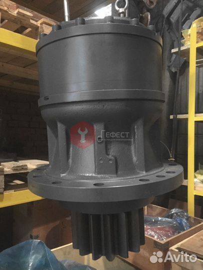 Редуктор поворота башни Hitachi ZX35 4486557