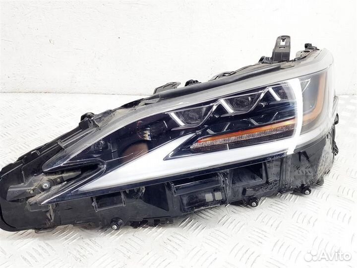 8990733110 Фара левая Lexus ES 7