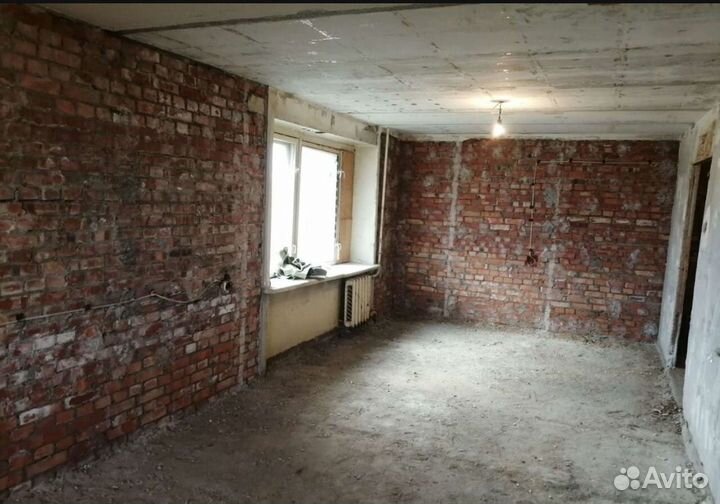 Демонтаж стен, полов, квартир, плитки